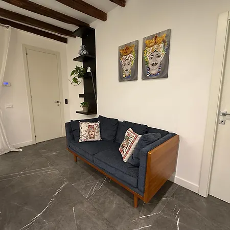 Borbon Luxury Appartaments & *